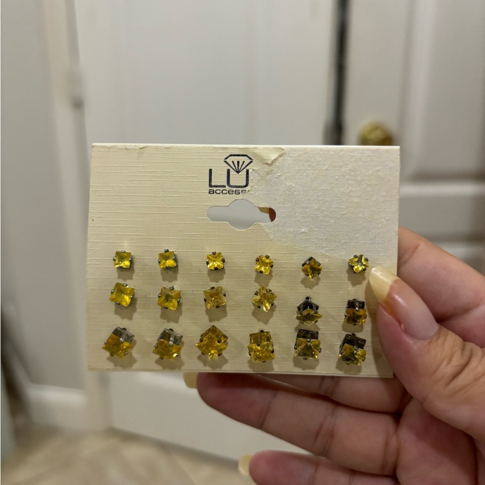 Lux Yellow Stud Earrings Set